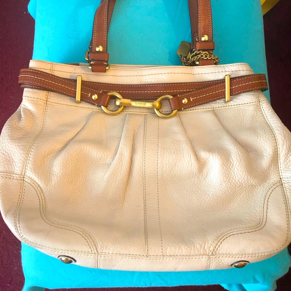 Coach Hampton Pebbled Leather Cream with brown shoulder strap